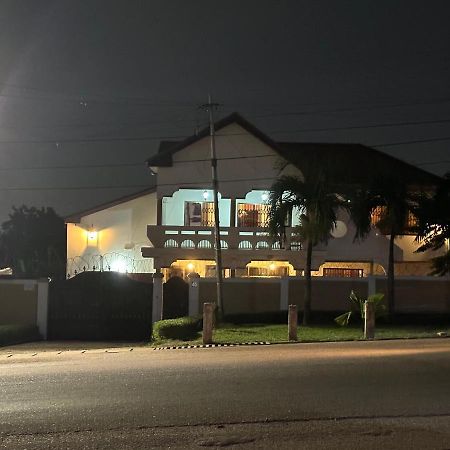 D Barfi Guesthouse, Excellent Location Kumasi Exterior photo