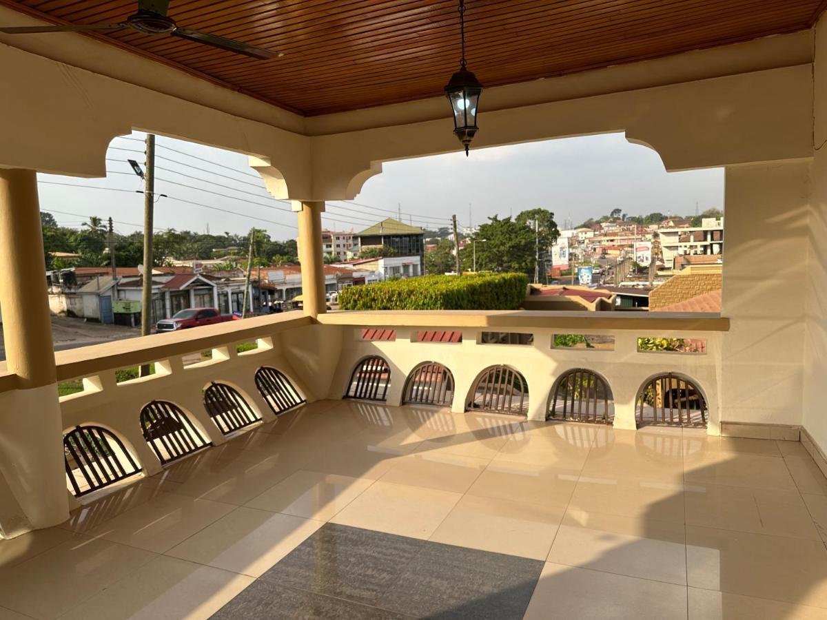 D Barfi Guesthouse, Excellent Location Kumasi Exterior photo