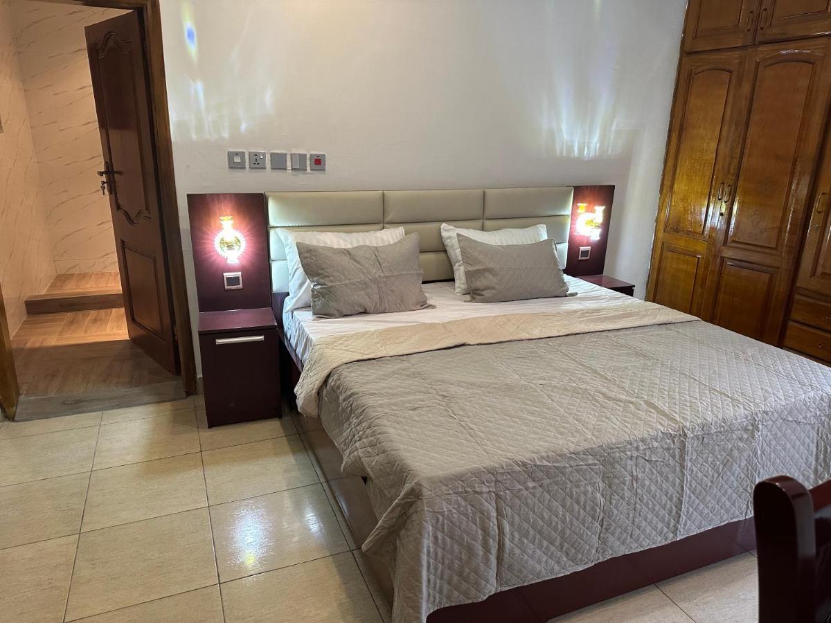 D Barfi Guesthouse, Excellent Location Kumasi Exterior photo